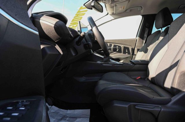 Peugeot 3008 PureTech 130cv S&S 6 Allure Pack usato a PIANEZZA