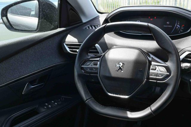 Peugeot 3008 PureTech 130cv S&S 6 Allure Pack, del 2022, 20.556 km, in vendita a Pianezza (TO)