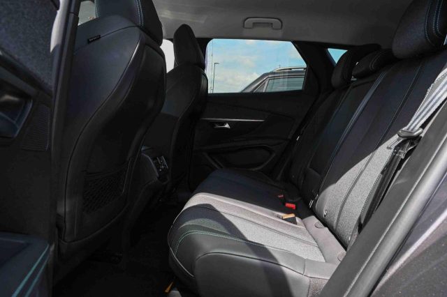 Peugeot 3008 PureTech 130cv S&S 6 Allure Pack, del 2022, 20.556 km, in vendita a Pianezza (TO)