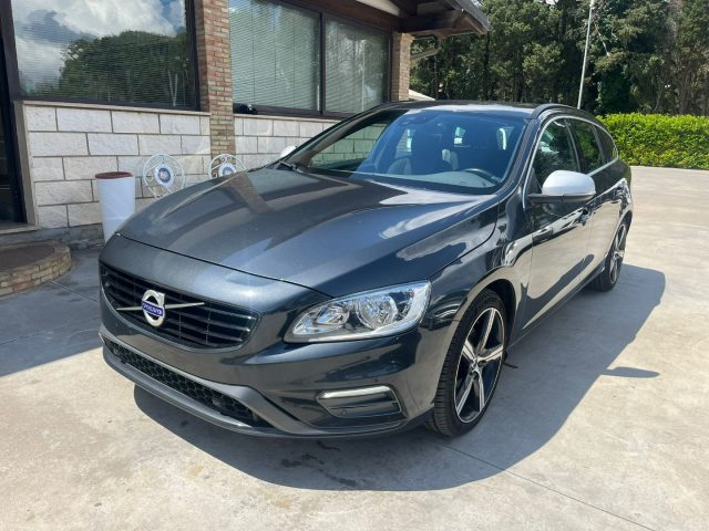 Volvo V60 D2 2.0 R-design usato a CALTAGIRONE