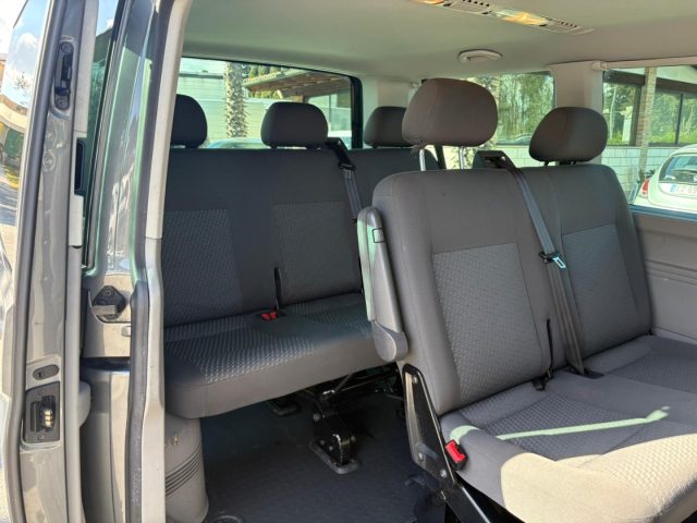 Volkswagen Caravelle 2.0 BiTDI 180CV 9 Posti, del 2012, 270.000 km, in vendita a Caltagirone (CT)