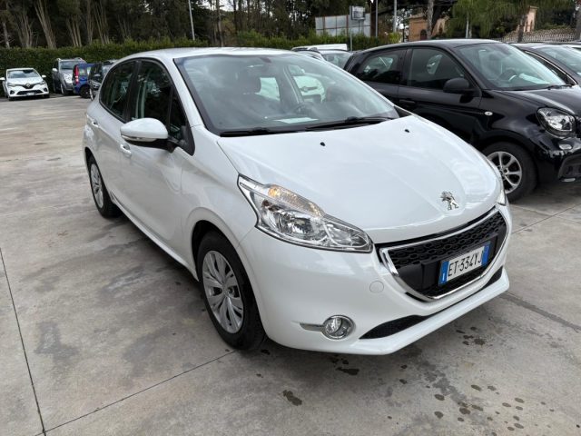 Peugeot 208 PureTech 82 5 porte - foto 3 di 4