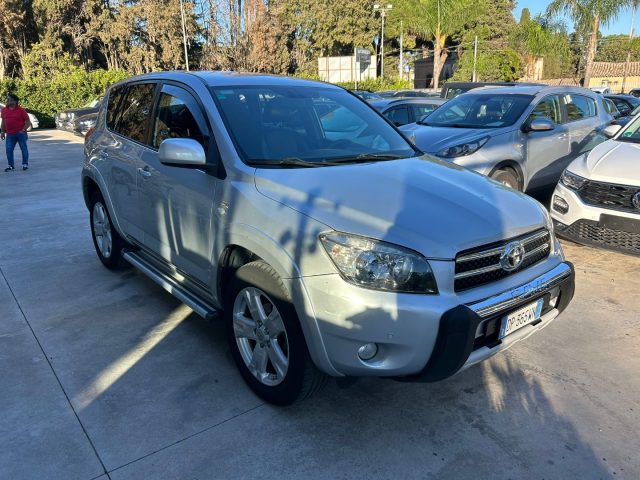 Toyota RAV 4 Crossover 2.2 D-Cat 177 CV Luxury - foto 3 di 4