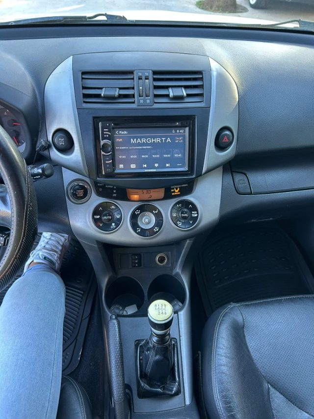Toyota RAV 4 Crossover 2.2 D-Cat 177 CV Luxury, del 2008, 185.000 km, in vendita a Caltagirone (CT)