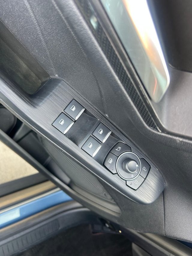 Ford Kuga 2.5 Full Hybrid 190 CV CVT 2WD ST-Line, del 2023, 80.000 km, in vendita a Caltagirone (CT)