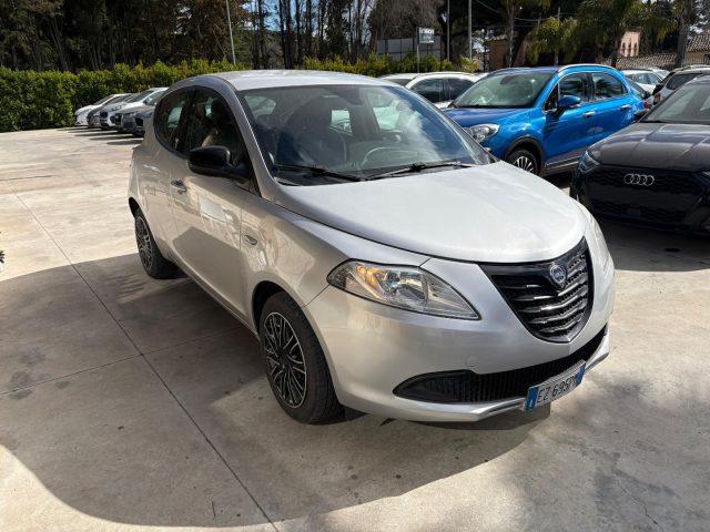 Lancia Ypsilon 1.2 69 CV GPL - foto 3 di 4