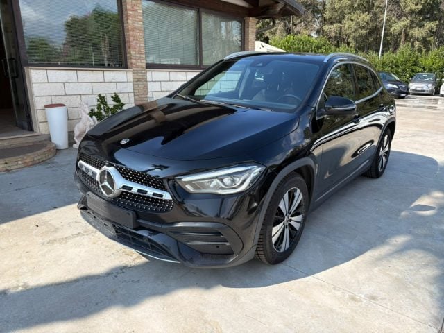 Mercedes-Benz GLA 200 d Automatic Premium AMG, del 2021, 28.400 km, in vendita a Caltagirone (CT)