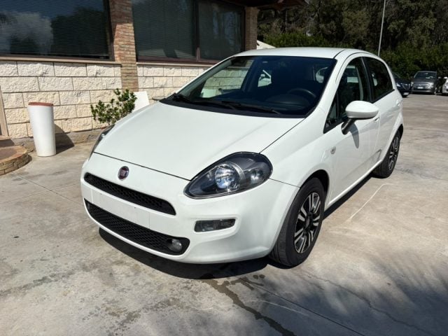 Fiat Punto 1.3 MJT II 85 CV Street, del 2014, 180.000 km, in vendita a Caltagirone (CT)