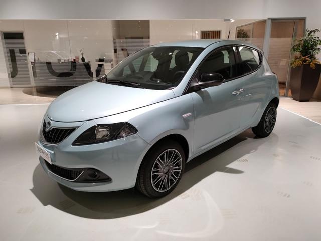 Lancia Ypsilon 1.0 FireFly 5 porte S&S Hybrid Gold - foto 3 di 4