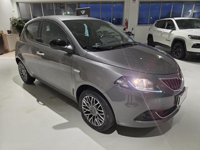 Lancia Ypsilon 1.0 FireFly 5 porte S&S Hybrid Gold Plus - foto 3 di 4