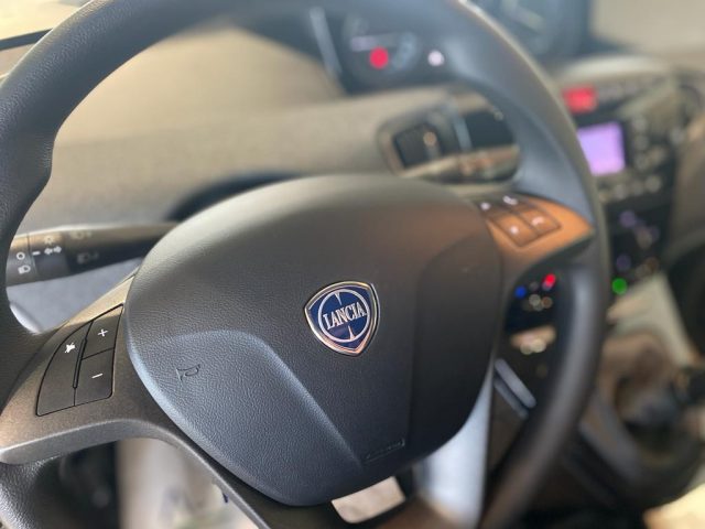 Lancia Ypsilon 1.0 FireFly 5 porte S&S Hybrid Oro, del 2024, 100 km, in vendita a Torino (TO)