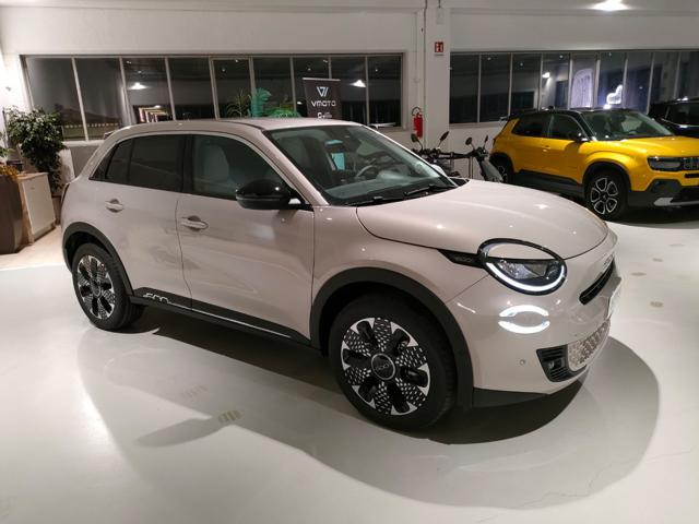 Fiat 600 Hybrid DCT MHEV La Prima 100CV - foto 3 di 4