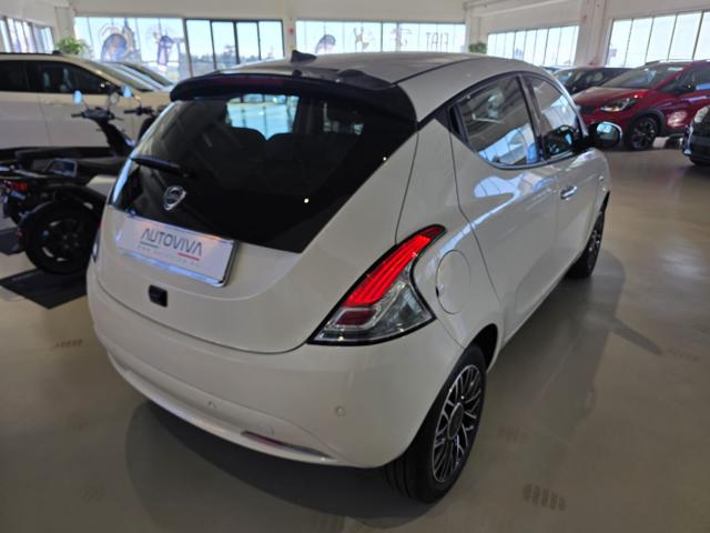 Lancia Ypsilon 1.0 FireFly 5 porte S&S Hybrid Platino - foto 4 di 4