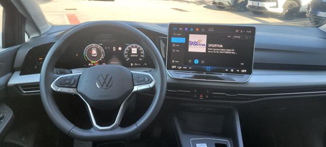 Volkswagen Golf 1.5 TSI eHybrid DSG Edition Plus, del 2025, 739 km, in vendita a Monte Di Procida (NA)