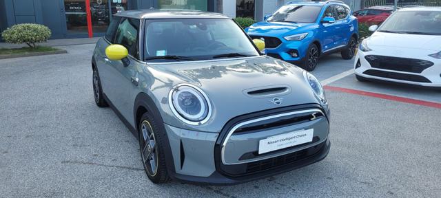 MINI Cooper SE Camden Edition - foto 2 di 4
