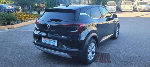 Renault Captur Plug-in Hybrid E-Tech 160 CV Intens - foto 4 di 10
