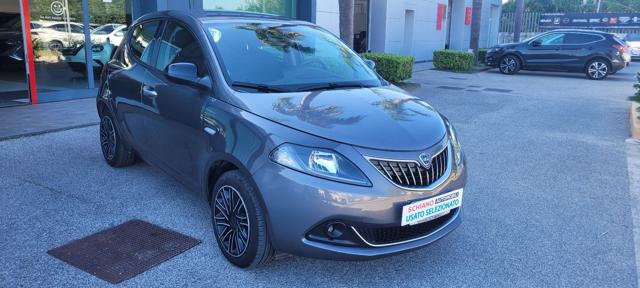 Lancia Ypsilon 1.0 FireFly 5 porte S&S Hybrid Gold, del 2024, 32.240 km, in vendita a Monte Di Procida (NA)