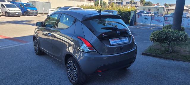 Lancia Ypsilon 1.0 FireFly 5 porte S&S Hybrid Gold - foto 3 di 4