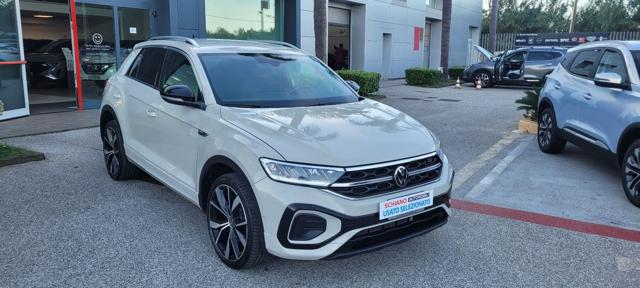 Volkswagen T-Roc 1.0 TSI R-Line, del 2023, 44.295 km, in vendita a Monte Di Procida (NA)