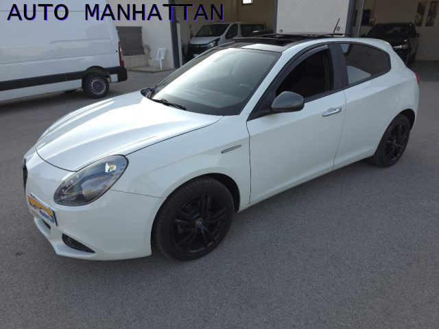 Alfa Romeo Giulietta 1.6 JTDm-2 105 CV tetto apribile - foto 2 di 4