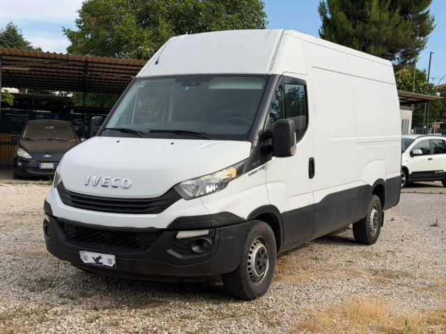 Iveco Daily 2.3 HPT PM-SL-TM Furgone usato a SANTA MARIA DELLE MOLE