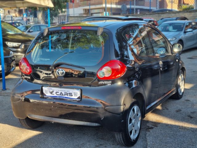 Toyota Aygo 1.0 12V VVT-i 5 porte Sol - foto 4 di 4