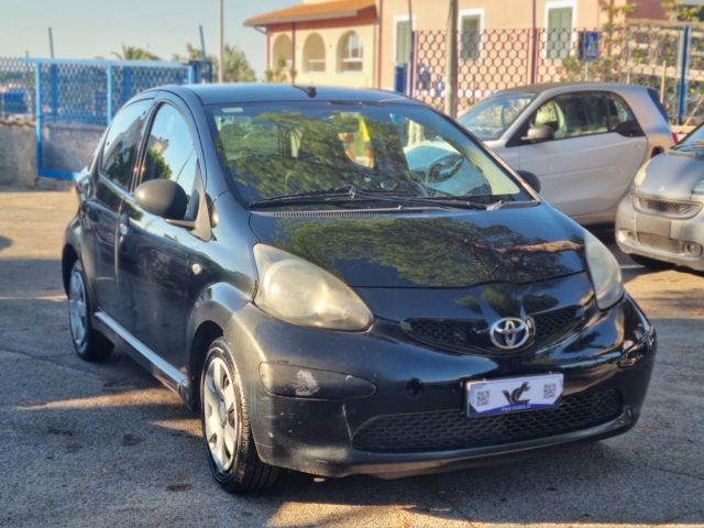 Toyota Aygo 1.0 12V VVT-i 5 porte Sol - foto 3 di 4