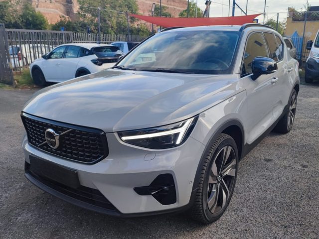 Volvo XC40 B3 automatico Ultra Dark, del 2025, 8.000 km, in vendita a Santa Maria Delle Mole (RM)