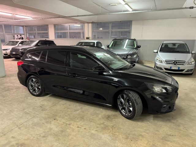 Ford Focus 1.0 EcoBoost 125 CV SW ST-Line - foto 3 di 4
