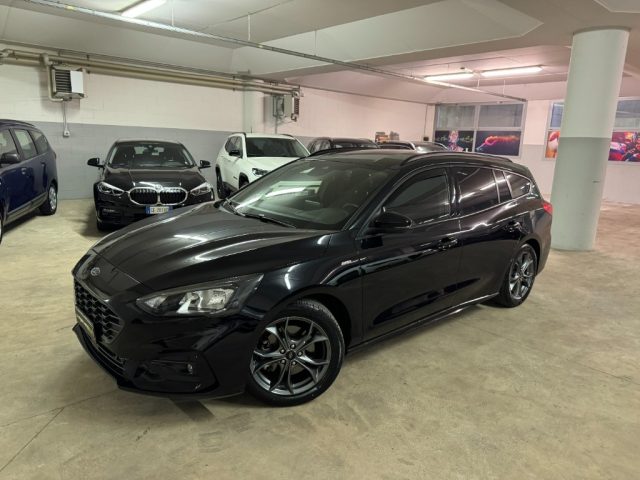 Ford Focus 1.0 EcoBoost 125 CV SW ST-Line - foto 2 di 4