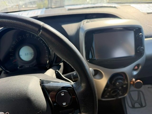 Peugeot 108 VTi 68 ETG 5 porte Allure TOP! - foto 3 di 4