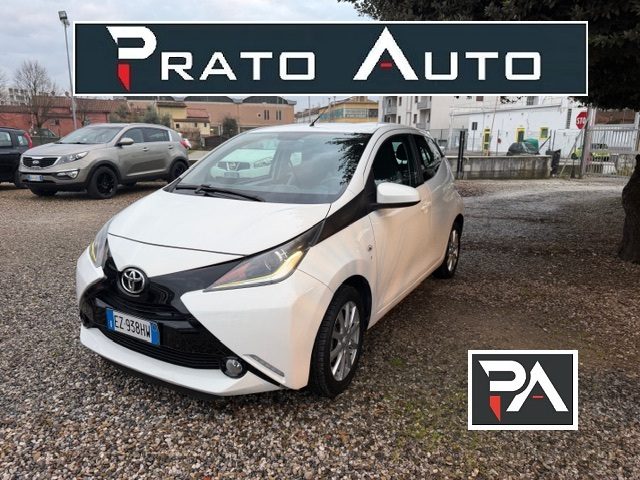 Toyota Aygo 1.0 VVT-i 69 CV 5 porte x-wave - foto 2 di 4