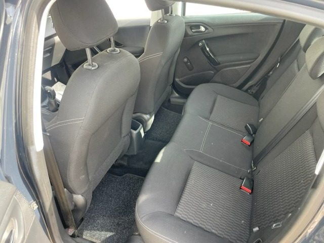 Peugeot 208 PureTech 82 5 porte Black Line, del 2018, 79.000 km, in vendita a Prato (PO)