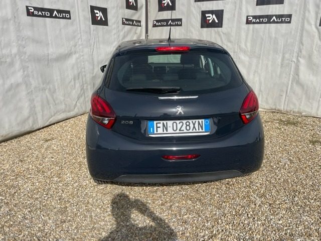 Peugeot 208 PureTech 82 5 porte Black Line, del 2018, 79.000 km, in vendita a Prato (PO)