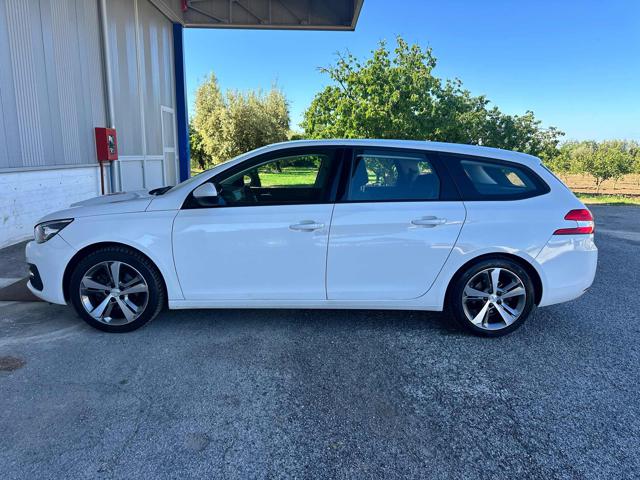 Peugeot 308 BUSINESS BLUEHDI 130 EAT8 S&S AUT - foto 4 di 4