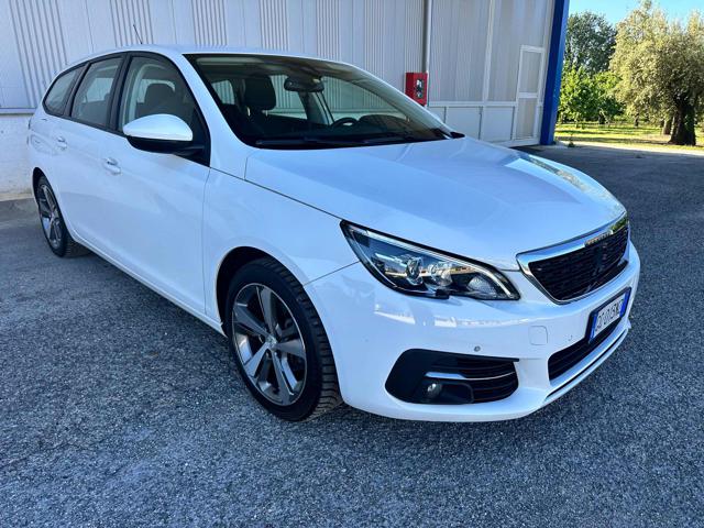 Peugeot 308 BUSINESS BLUEHDI 130 EAT8 S&S AUT - foto 2 di 4