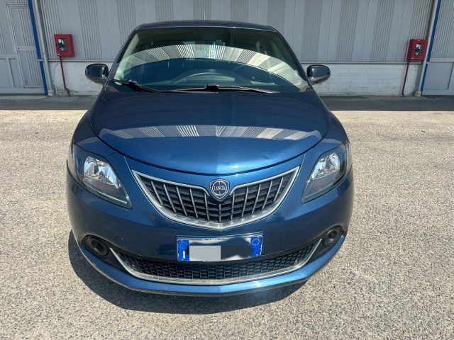 Lancia Ypsilon 1.0 Hybrid Ecochic silver - foto 2 di 4