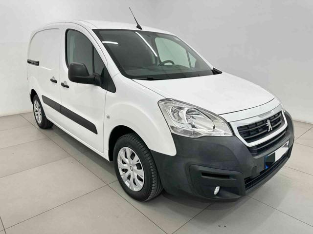 Peugeot Partner 1.6 BlueHDi 3 posti Furgone Premium usato a CALVI RISORTA