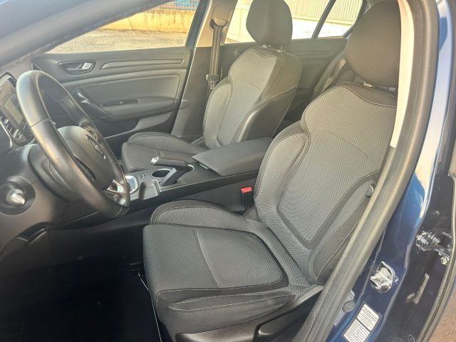 Renault Megane Mégane Sporter Blue dCi 115 CV EDC Business, del 2020, 141.614 km, in vendita a Calvi Risorta (CE)