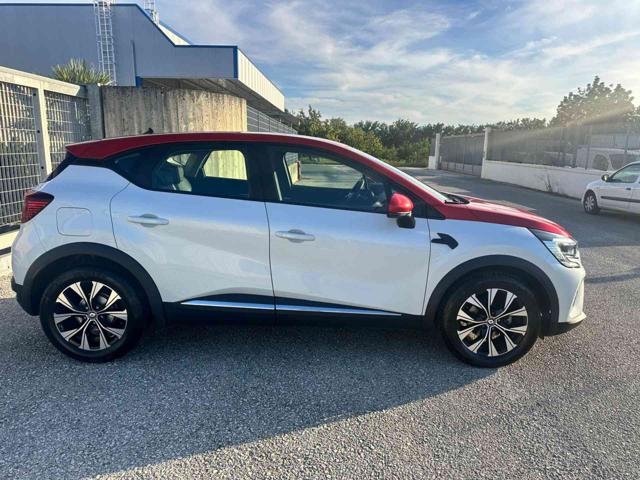 Renault Captur TCe 90 CV Intens - foto 4 di 4