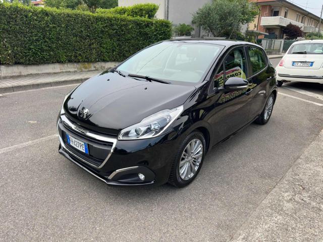 Peugeot 208 1° serie PureTech 82 5 porte Allure - foto 2 di 4