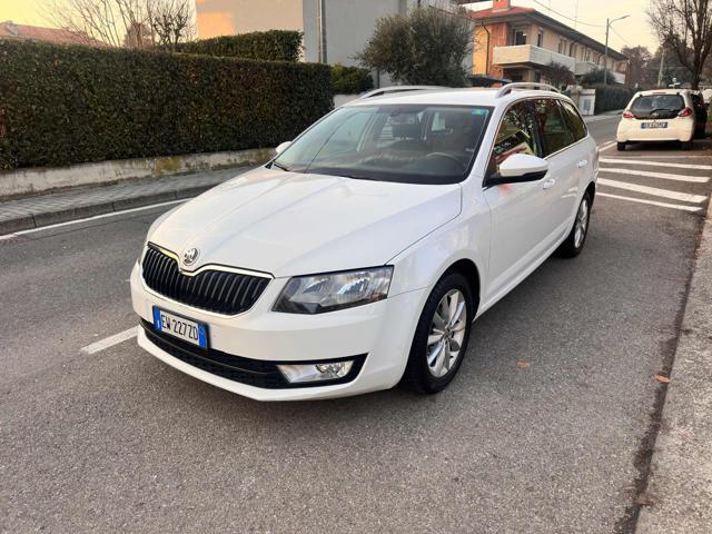 Skoda Octavia 1.6 TDI CR 105 CV DSG Wagon Elegance - foto 2 di 4