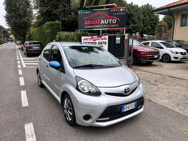 Toyota Aygo 1.0 12V VVT-i 5 porte Active Connect, del 2013, 135.000 km, in vendita a Bregnano (CO)