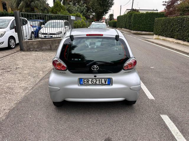 Toyota Aygo 1.0 12V VVT-i 5 porte Active Connect - foto 3 di 4