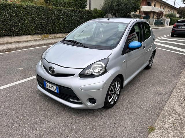 Toyota Aygo 1.0 12V VVT-i 5 porte Active Connect - foto 2 di 4