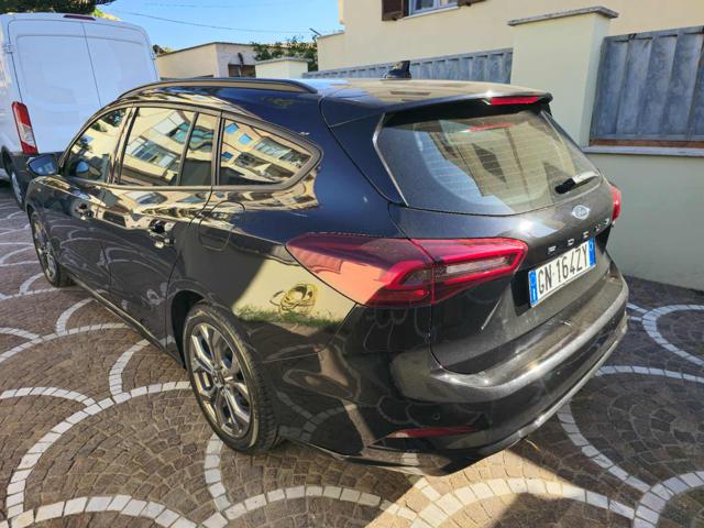 Ford Focus 1.0 EcoBoost Hybrid 155 CV Powershift SW ST-line - foto 3 di 4