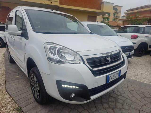 Peugeot Partner Tepee BlueHDi 100 4x4 Active Traction Control Plus usato a FIUMICINO