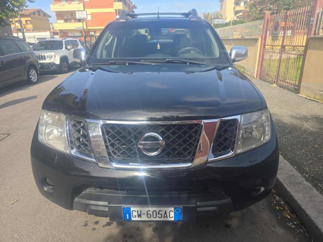 Nissan Navara 3.0 dCi 4 porte Double Cab LE V6 - foto 2 di 4