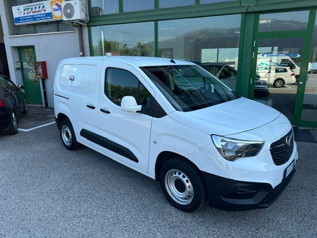 Opel Combo Cargo 1.5 Diesel 100CV S&S PC 650kg Edition, del 2020, 162.000 km, in vendita a Pederobba (TV)