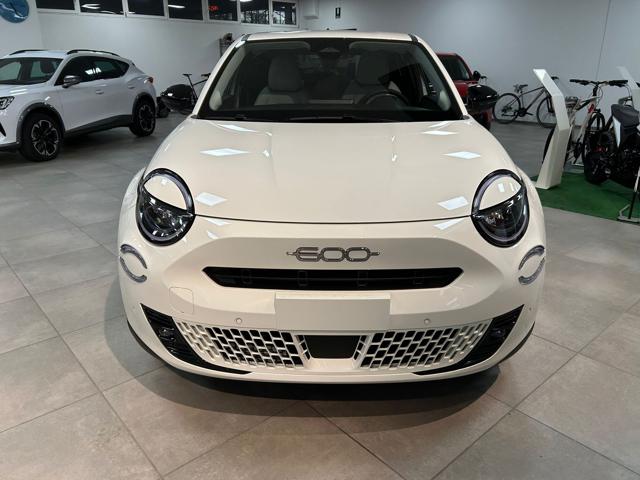 Fiat 600 Hybrid 110 CV DCT MHEV La Prima II - foto 2 di 4
